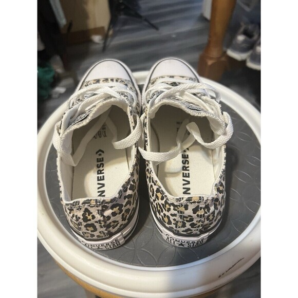 Women’s Converse Chuck Taylor Cheetah Size 6 Shoes - Picture 3 of 7